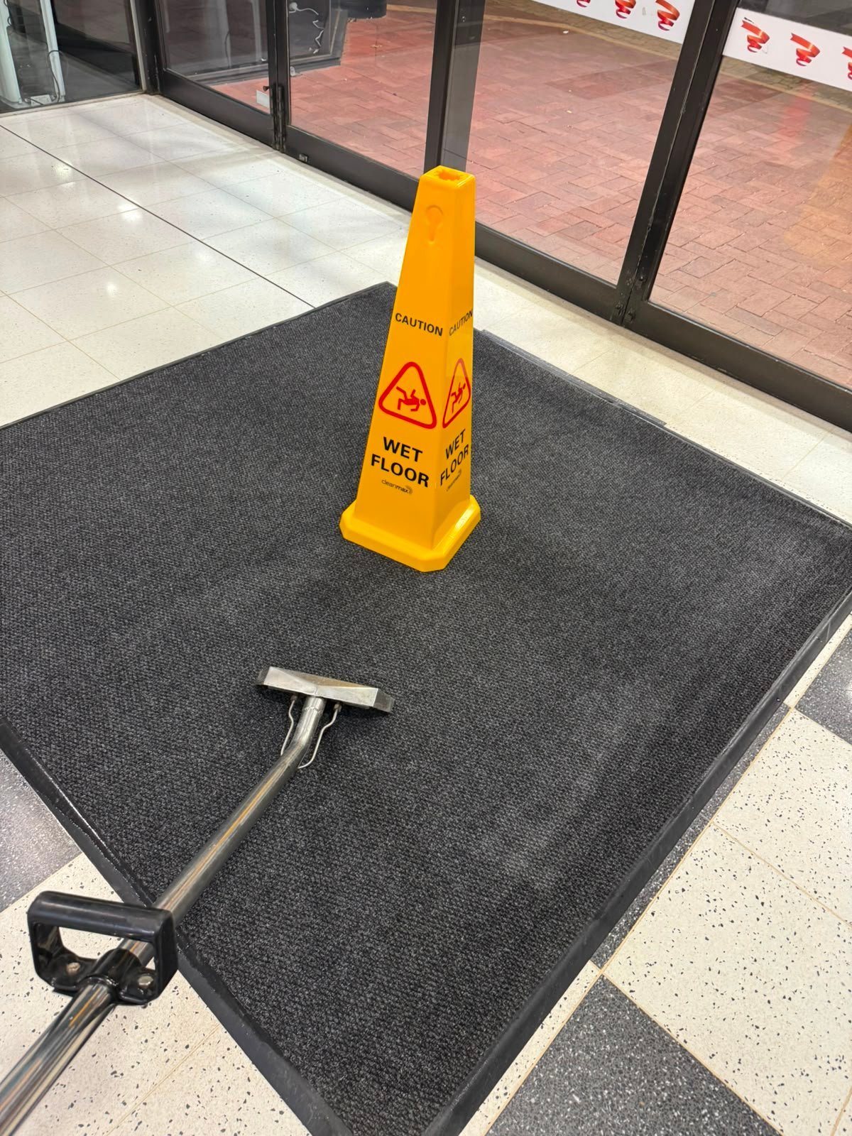 Shopping centre carpet cleaning project